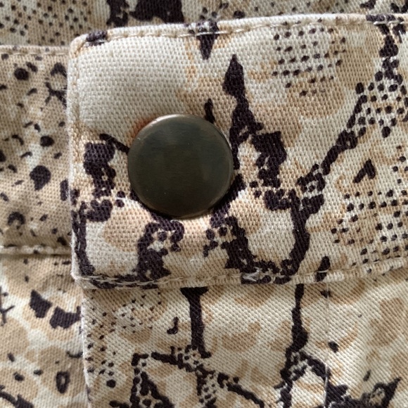 Spell Aloha Python shorts XS preowned - Picture 9 of 16